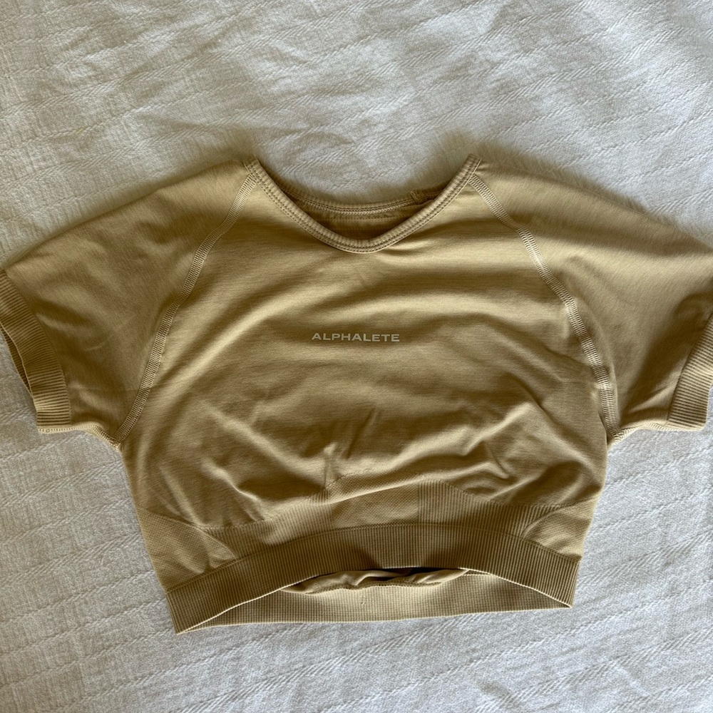 Alphalete Amplify Crop